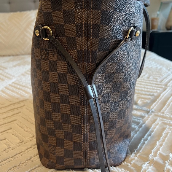 AUTHENTIC Louis Vuitton Neverfull MM - Picture 4 of 14